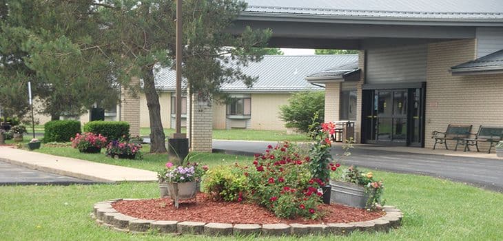Lawrence County Residential Care Center in Mount Vernon, MO - Main View