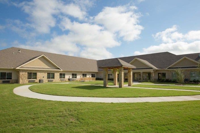 Legend Oaks Healthcare and Rehabilitation Waxahachie in Waxahachie, TX - Main View