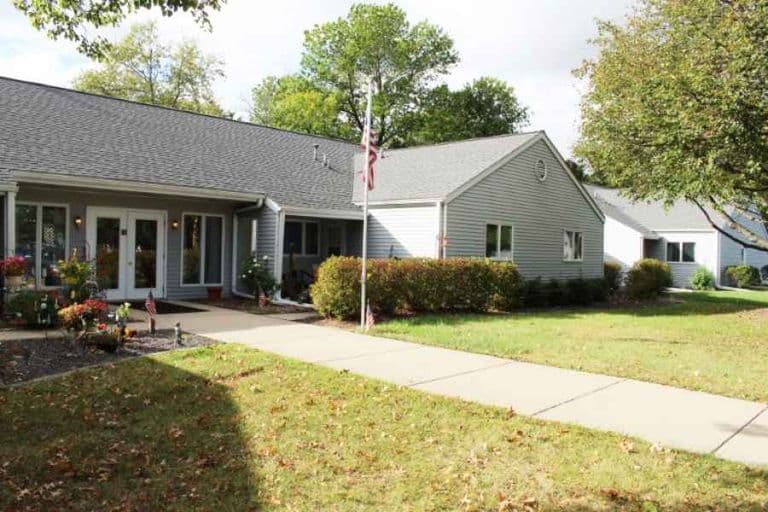 Litchfield Health & Rehab Center in Litchfield, IL - Main View