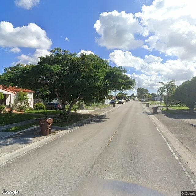 M & M Comprehensive in Hialeah, FL - Main View