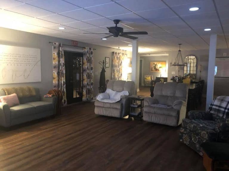 Magnolia Assisted Living - Senior living in Hurricane, West Virginia