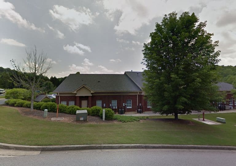 Manor House Of Gainesville in Gainesville, GA - Main View