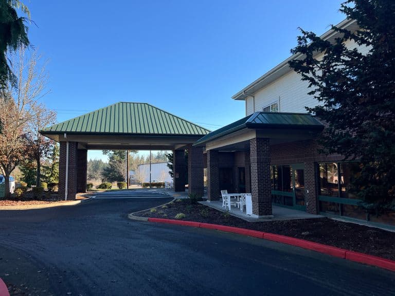Manorcare Health Services - Salmon Creek in Vancouver, WA - Main View