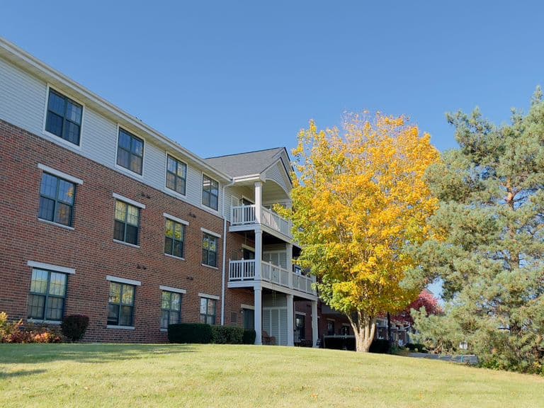 Manorpointe Apartments in Oak Creek, WI - Main View