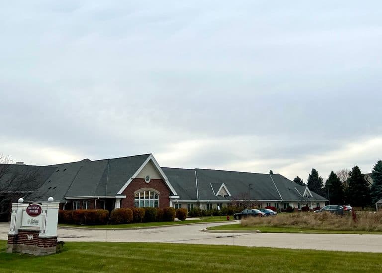 Matthews Of Pewaukee ( Memory Care) in Pewaukee, WI - Main View