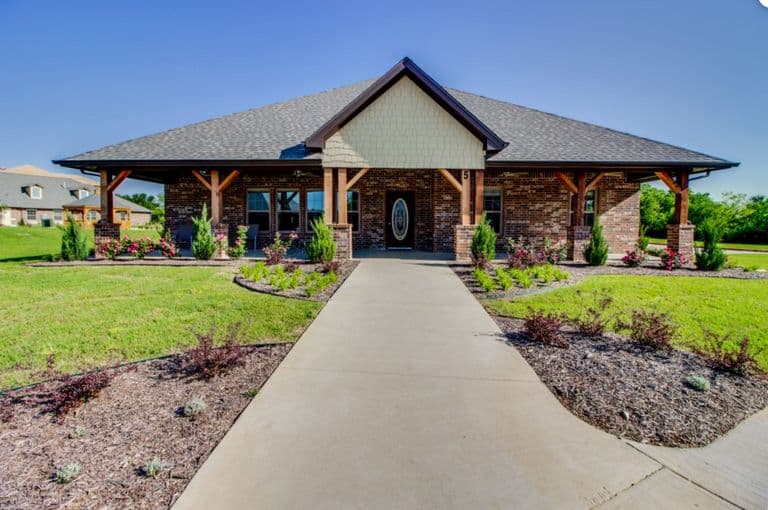 Mayberry Gardens Assisted Living and Memory Care Homes in Grand Prairie, TX - Main View