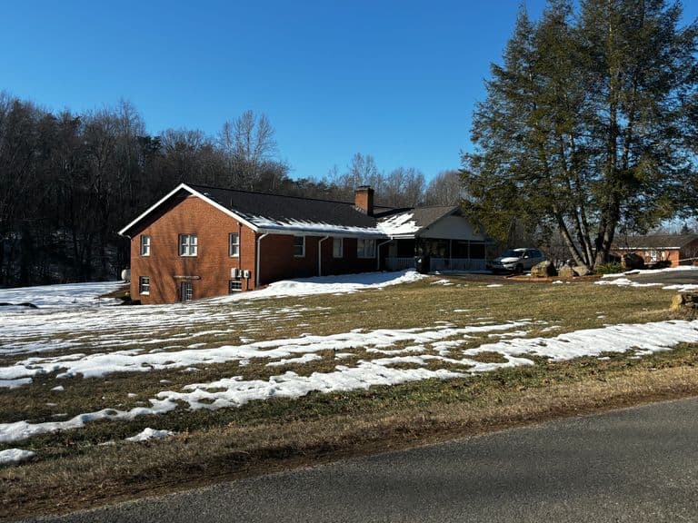 Meadowbrook Assisted Living in Reva, VA - Main View