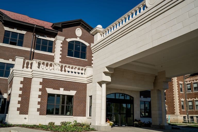 Meadowbrook Manor - Lagrange in La Grange, IL - Main View