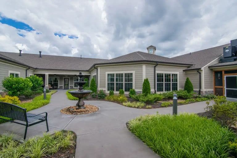 Morning Pointe Of East Hamilton - Senior living in Ooltewah, Tennessee