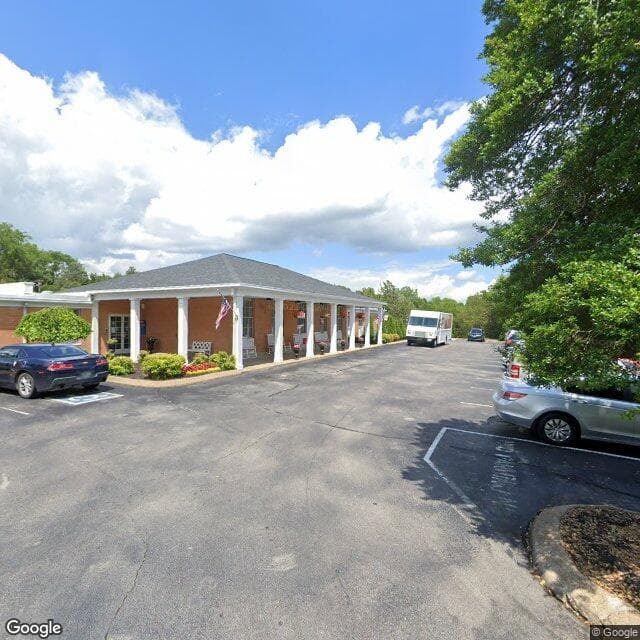 NHC Healthcare - Oakwood - Senior living in Lewisburg, Tennessee