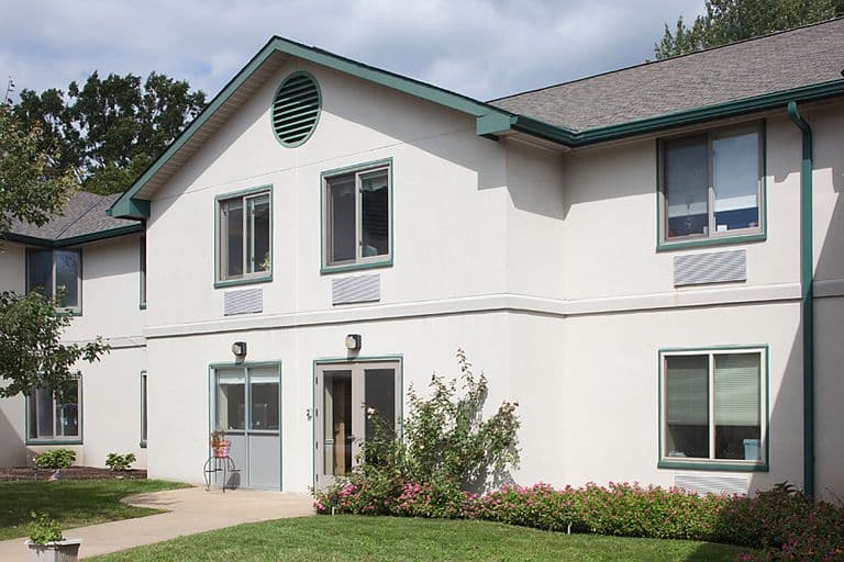 Naamans Creek Country Manor in Garnet Valley, PA - Main View