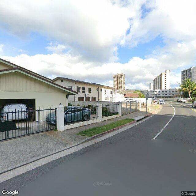 Nenita's in Honolulu, HI - Main View