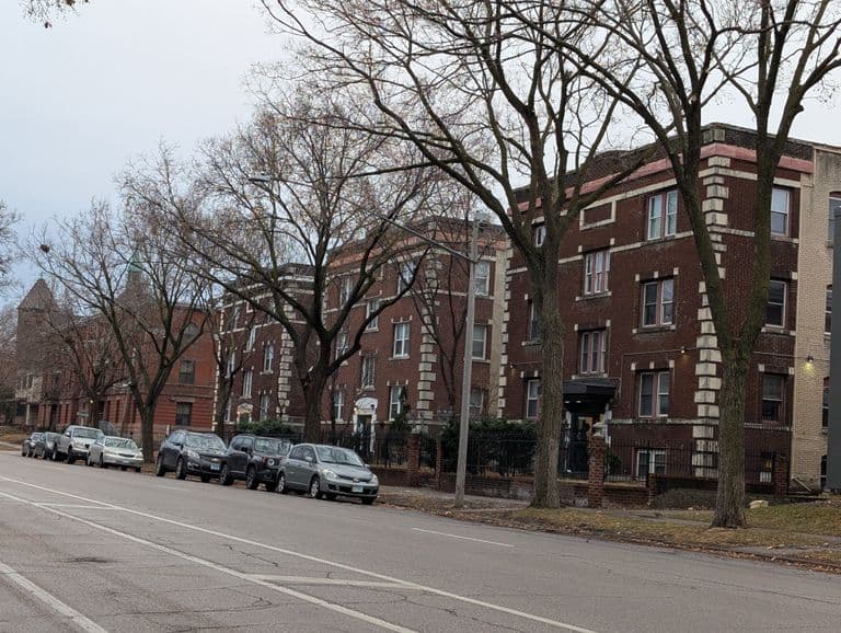 Oak Grove Care Center in Minneapolis, MN - Main View