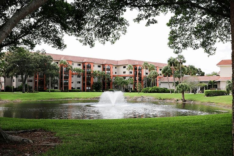 Oakbridge Terrace Assisted Liv Res At Edgewater At Boca Pointe in Boca Raton, FL - Main View