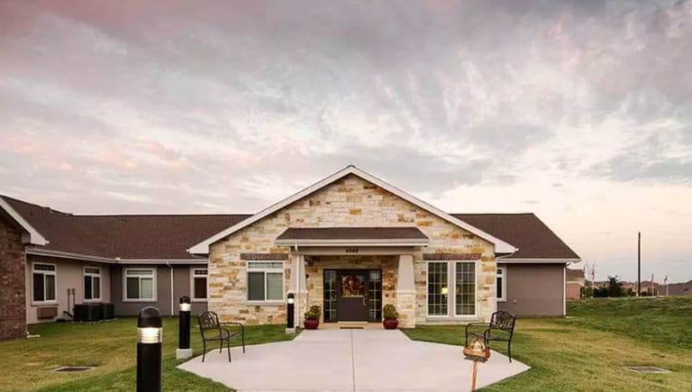 Oxford Glen Memory Care at Grand Prairie in Grand Prairie, TX