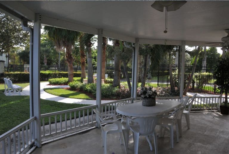 Palms Edge Assisted Living & Memory Care in Riviera Beach, FL