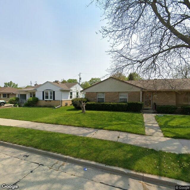 Paradise House in Racine, WI - Main View