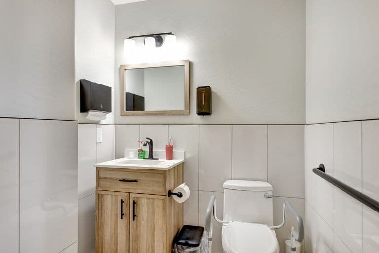 Paradise West Assisted Senior Living - Senior living in Peoria, Arizona