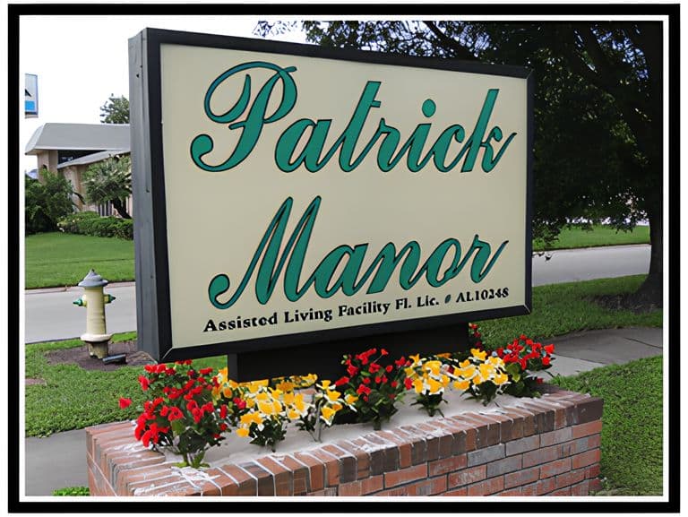 Patrick Manor in Saint Petersburg, FL - Main View