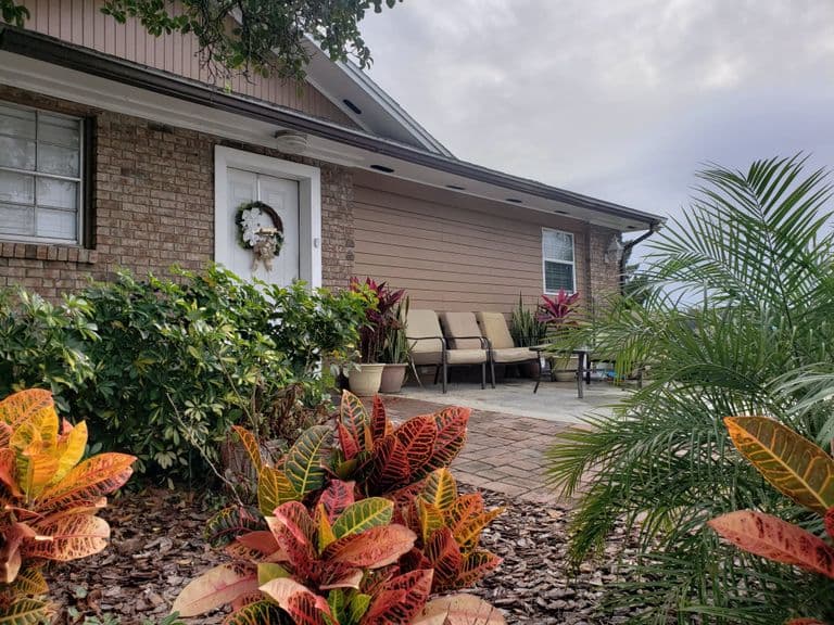 Pinedale Gardens Assisted Living in Edgewater, FL