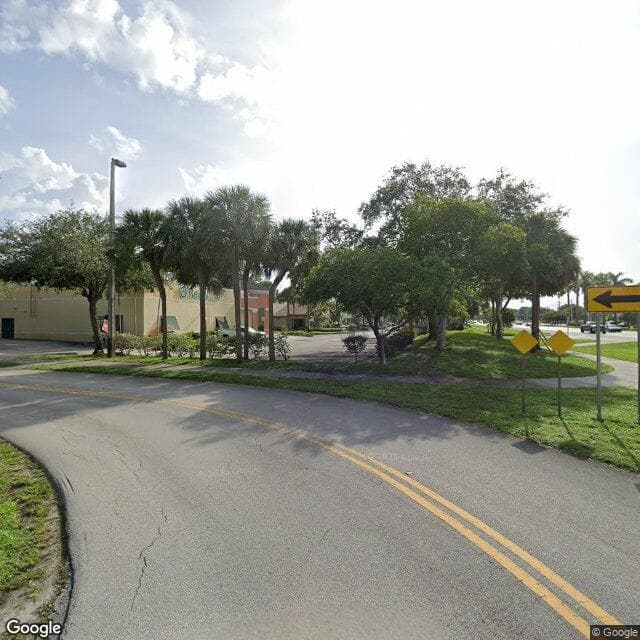 Pines Retirement Residence in Hollywood, FL - Main View