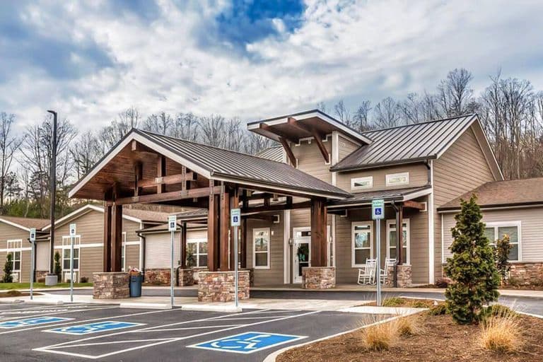Pinnacle Assisted Living in Knoxville, TN - Main View