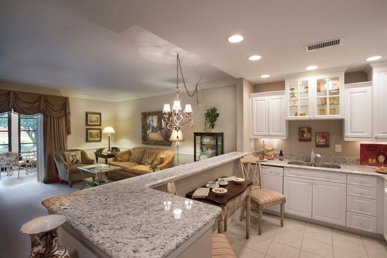 Regency Oaks Senior Living Community in Clearwater, FL