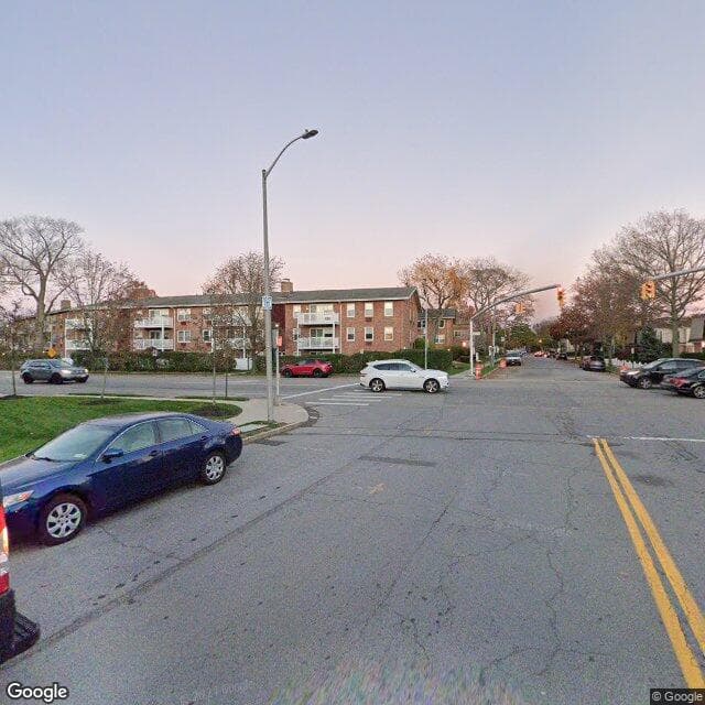 Rockville Skilled Nursing & Rehabilitation Center in Rockville Centre, NY - Main View