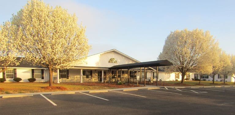 Rolling Ridge Assisted Living - Senior living in Newton Grove, North Carolina