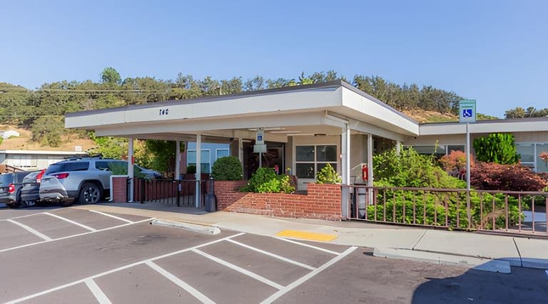 Rose Haven Nursing Center in Roseburg, OR - Main View