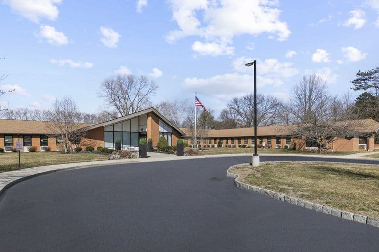 Rosewood Gardens Rehabilitation and Nursing Center in Broomall, PA - Main View
