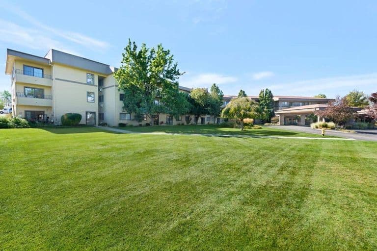 Royal Columbian Retirement Inn in Kennewick, WA - Main View