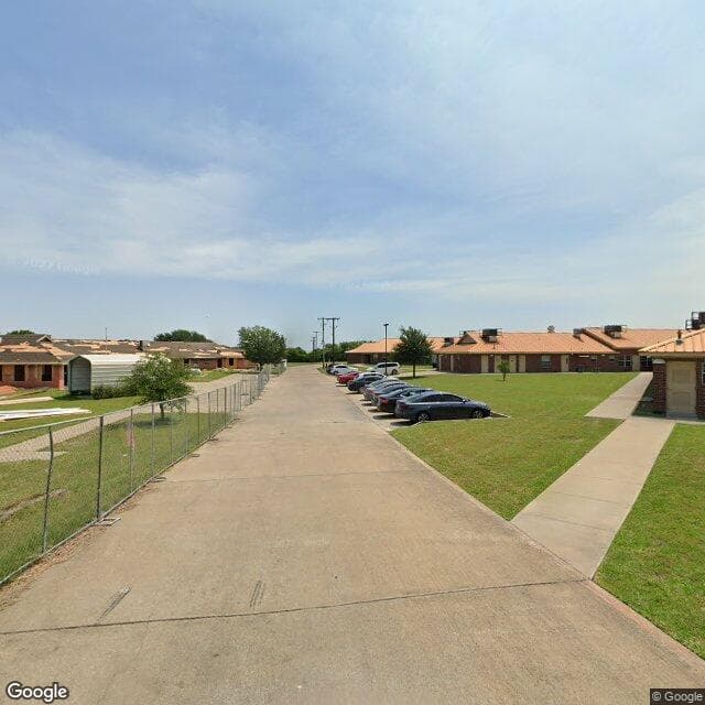 Royal Manor West in Waco, TX