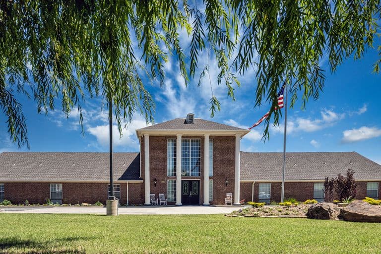 Sand Sage of The Highlands Senior Living in Mustang, OK