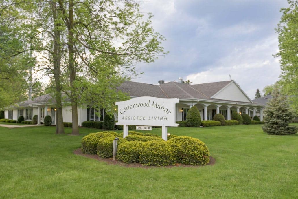 Cottonwood Manor in Green Bay, WI - Main View