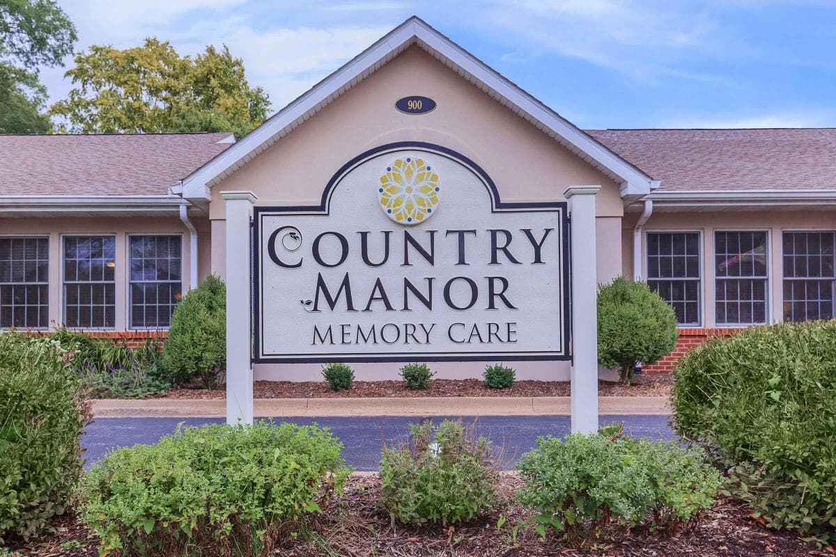 Country Manor Memory Care in Davenport, IA - Main View