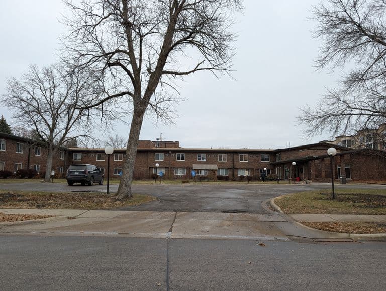 The Estates At St Louis Park in Saint Louis Park, MN - Main View