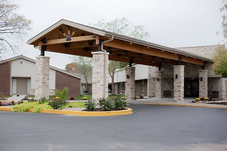 The Grand Royale Senior Living in Gladstone, MO