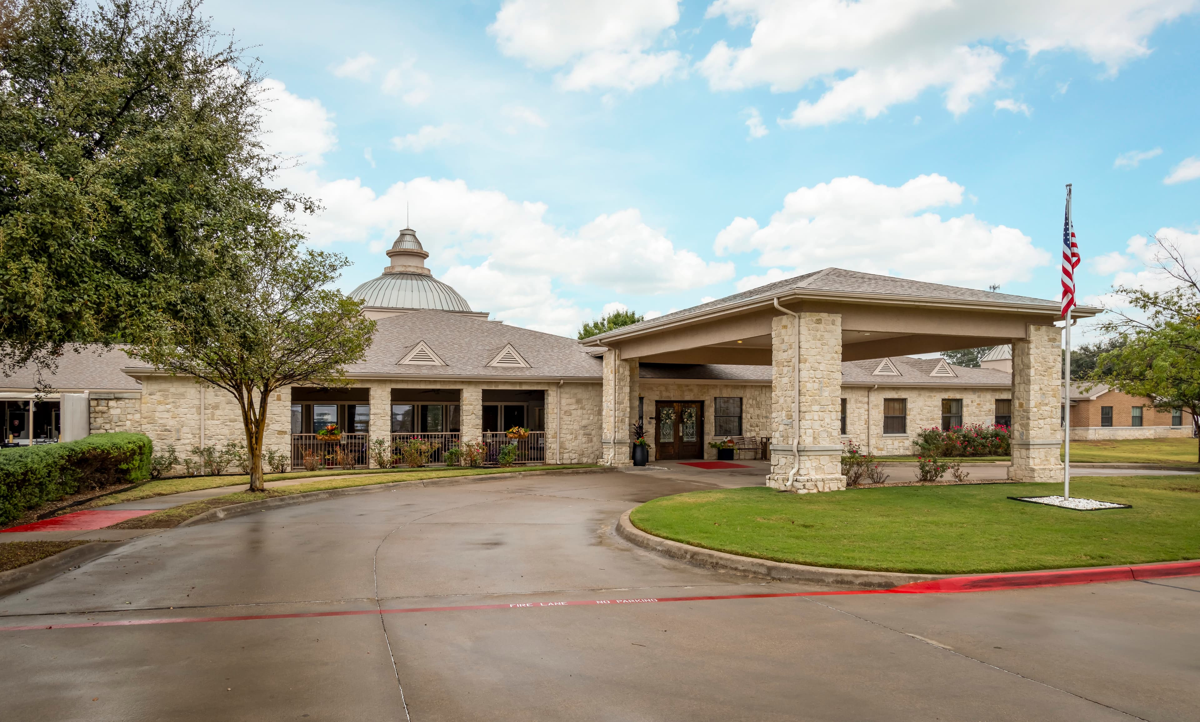 Courtyards at Lake Granbury in Granbury, TX - Main View