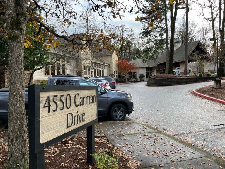 The Pearl At Kruse Way in Lake Oswego, OR - Main View
