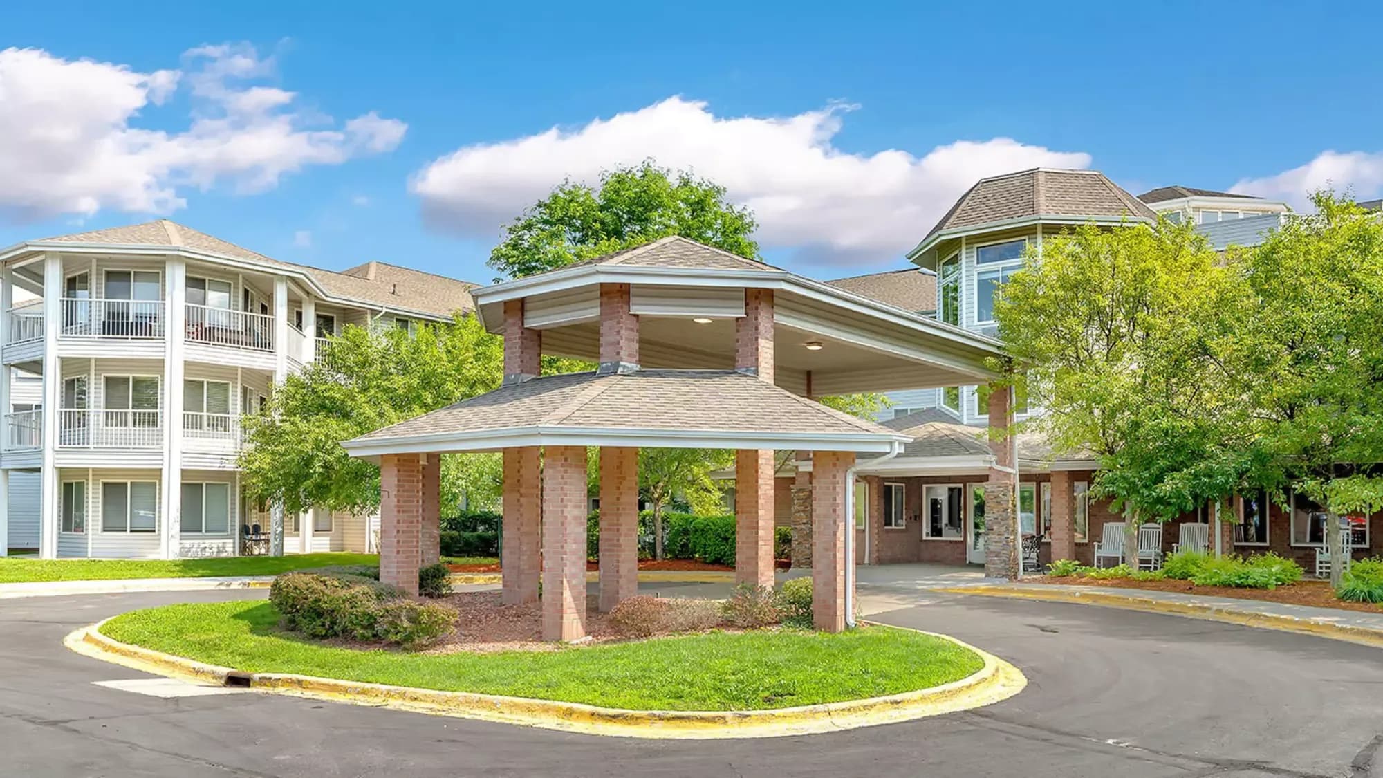 Independence Village Of Waterford in Waterford, MI - Main View