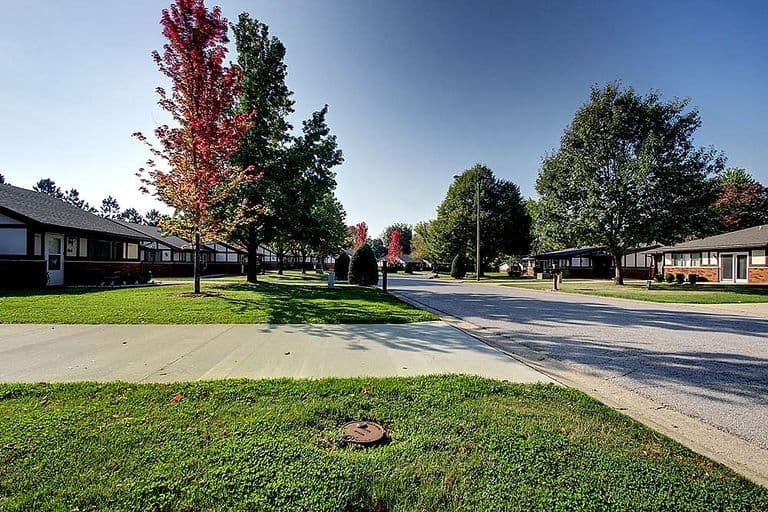 The Villas Senior Care Community East - Senior living in Sherman, Illinois
