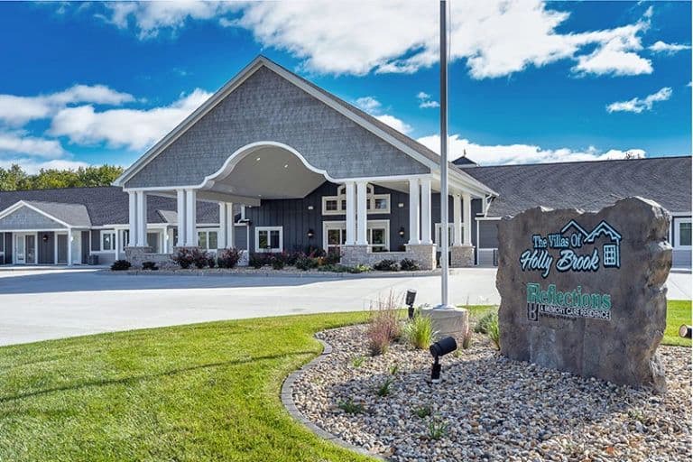 Villas of Holly Brook Bellevue in Peoria, IL - Main View