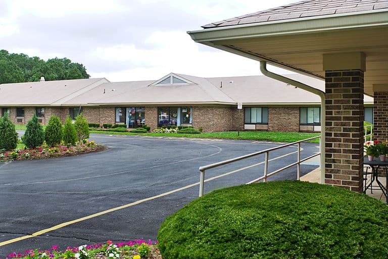 Crestview Center in Langhorne, PA - Main View