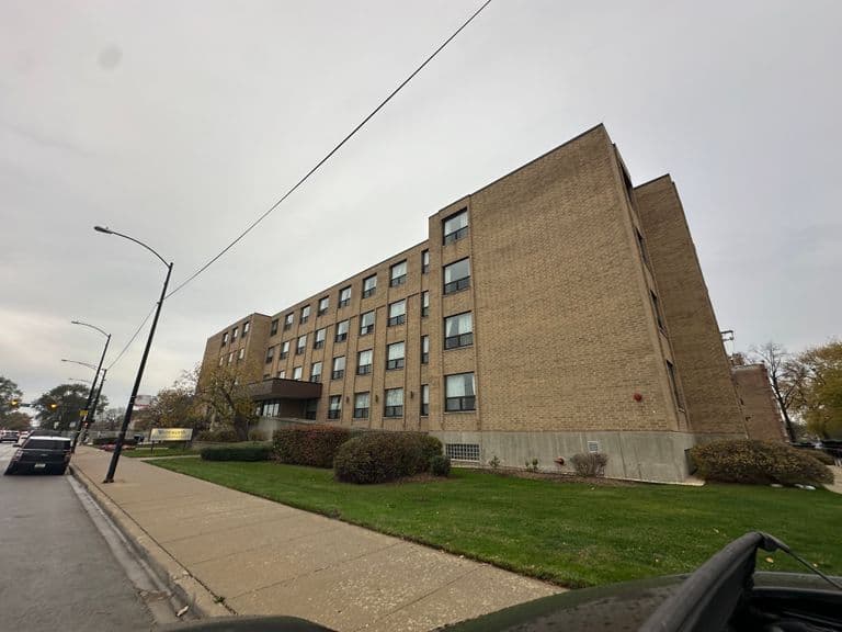 Wentworth Rehab & Health Care Center in Chicago, IL - Main View
