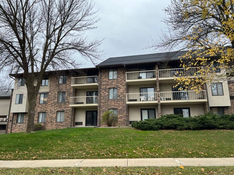 Wesley Park in Milwaukee, WI - Main View
