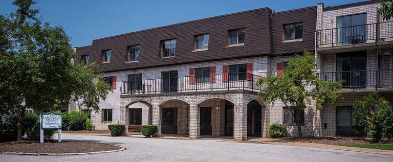 West Park Commons in Cleveland, OH - Main View