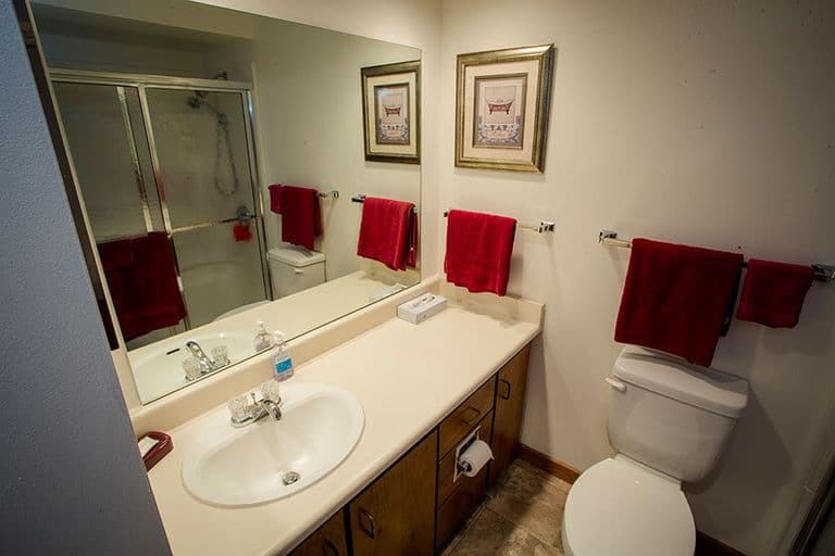 White Oak Living Center in Independence, MO - Main View
