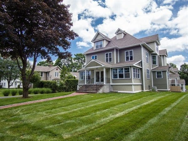 White Oak Manor in Southbury, CT