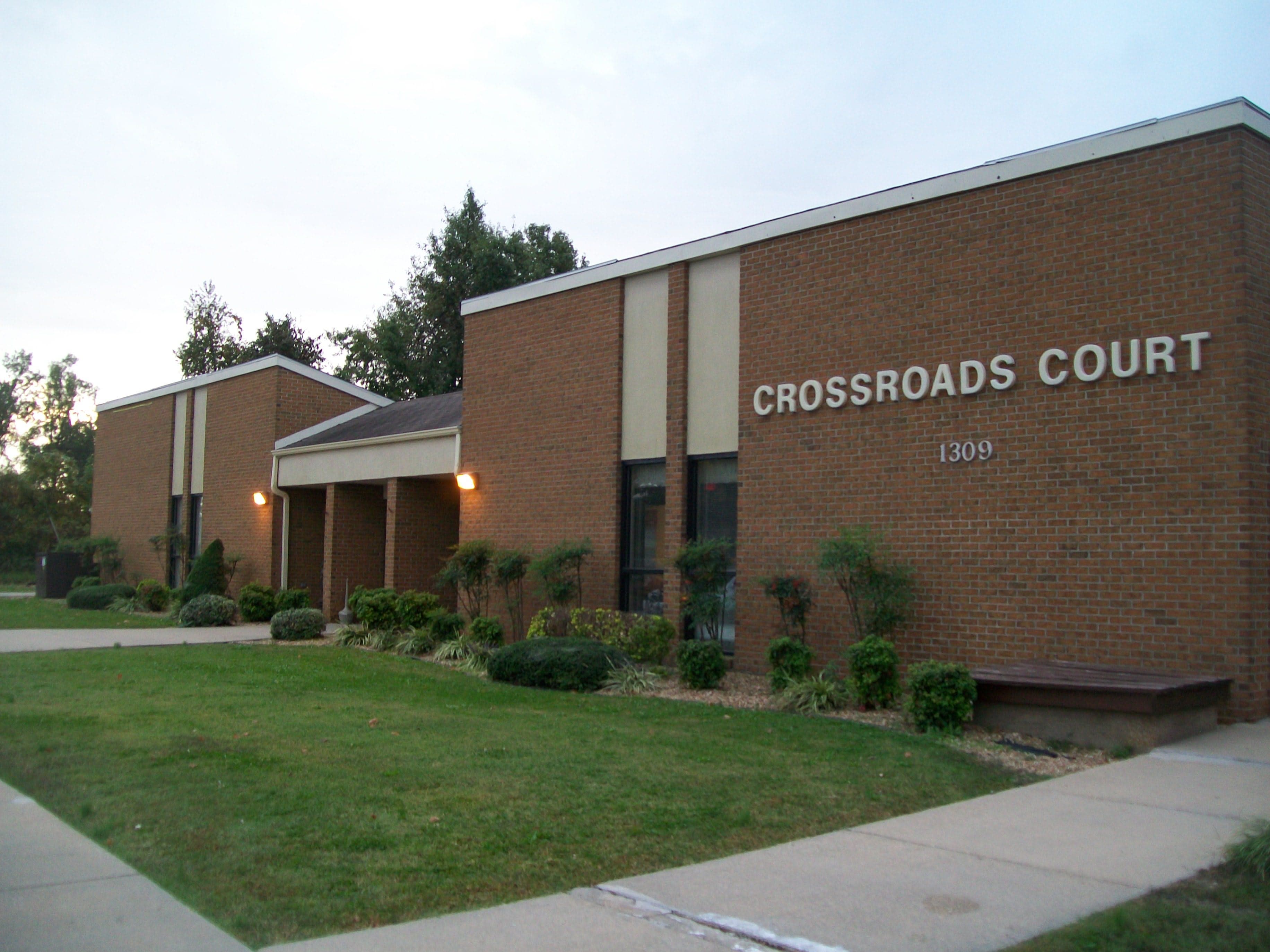 Crossroads Court in Dexter, MO - Main View